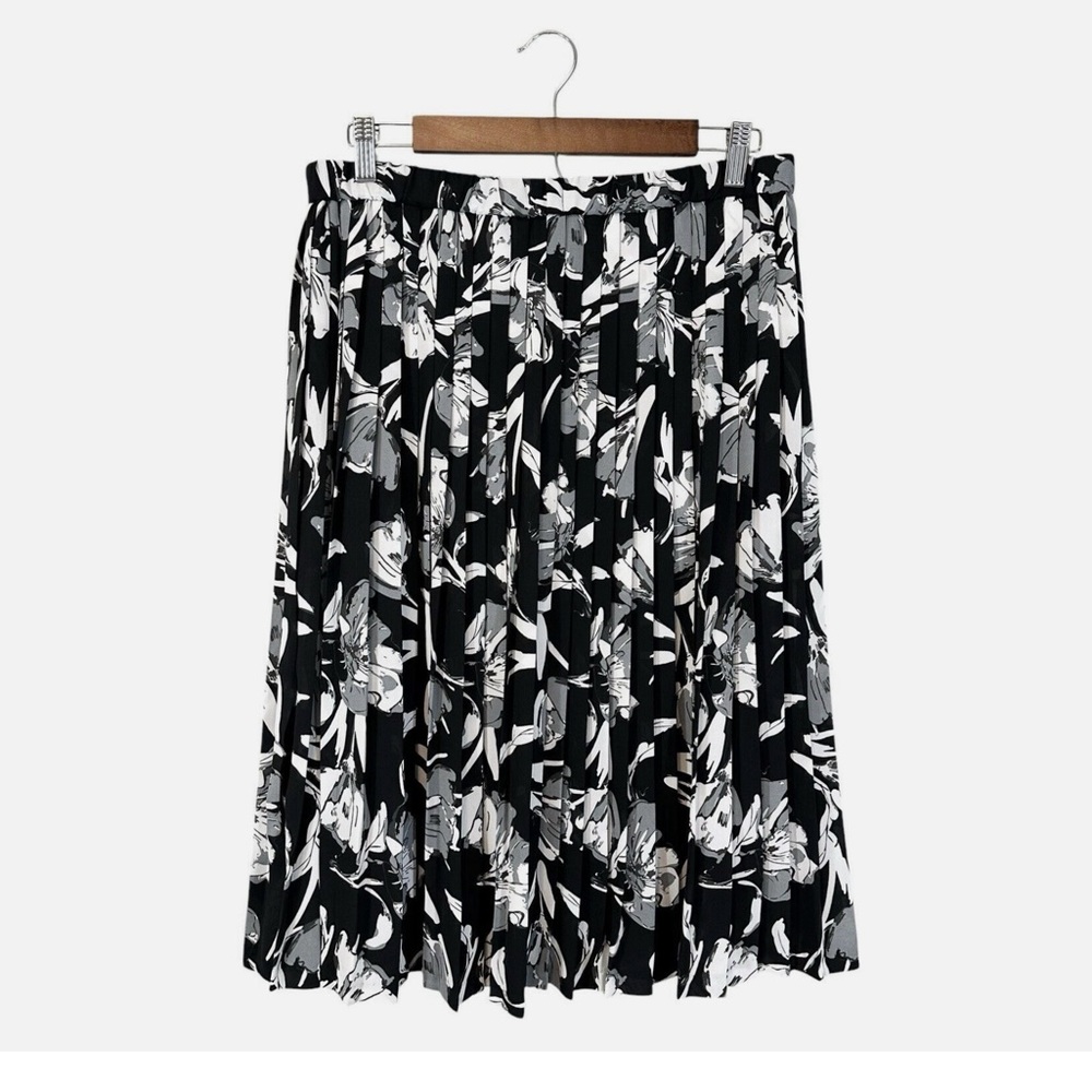 Banana Republic Pleated Black and White Midi Skirt